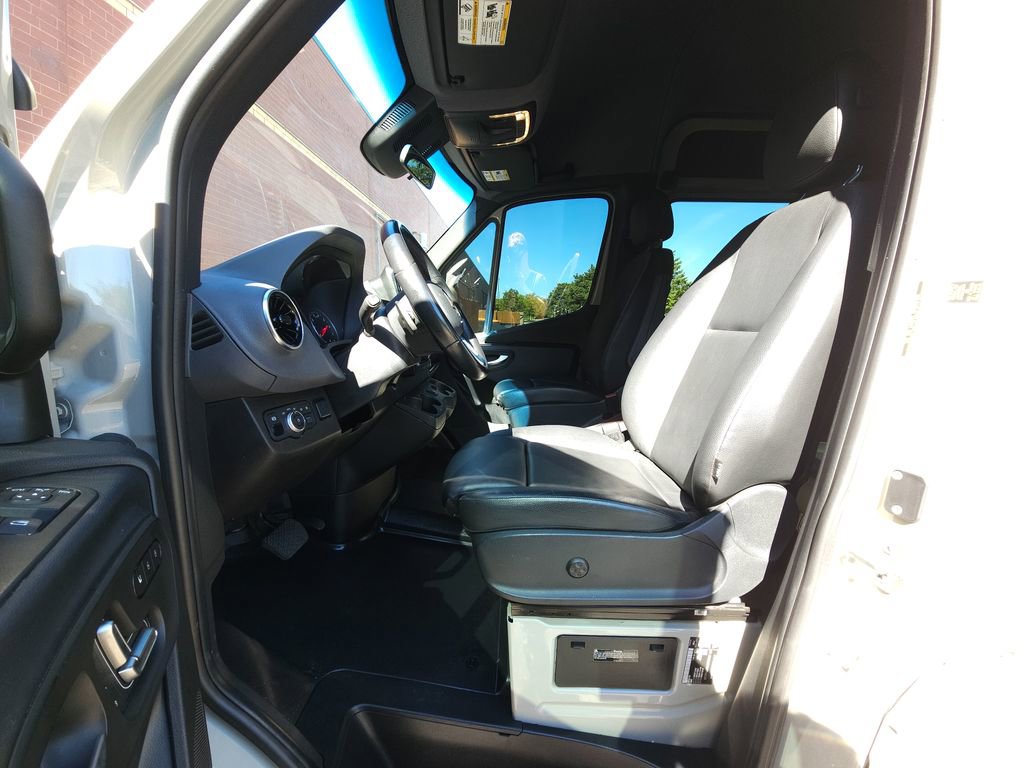 Used 2023 Mercedes-Benz Sprinter 2500 image 7