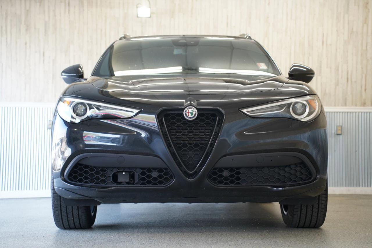 Used 2021 Alfa Romeo Stelvio Ti Sport AWD/4WD image 3