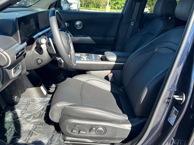 Used 2025 Genesis GV60 Advanced AWD/4WD image 20