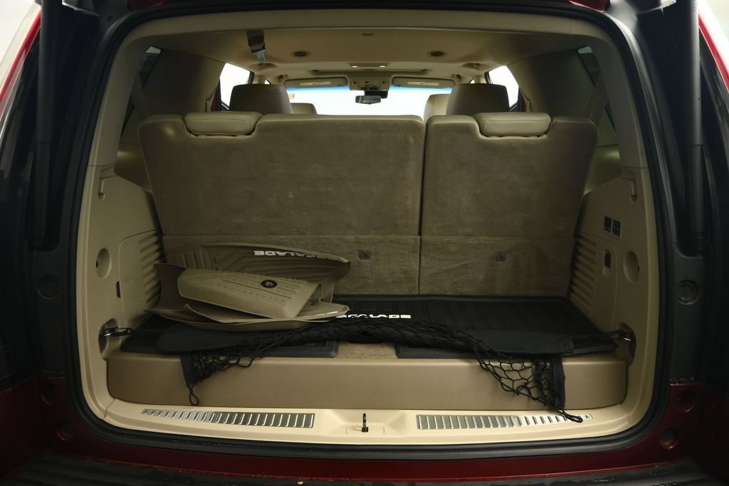 Used 2019 Cadillac Escalade Luxury w/ LPO, Radiant Package AWD/4WD image 62