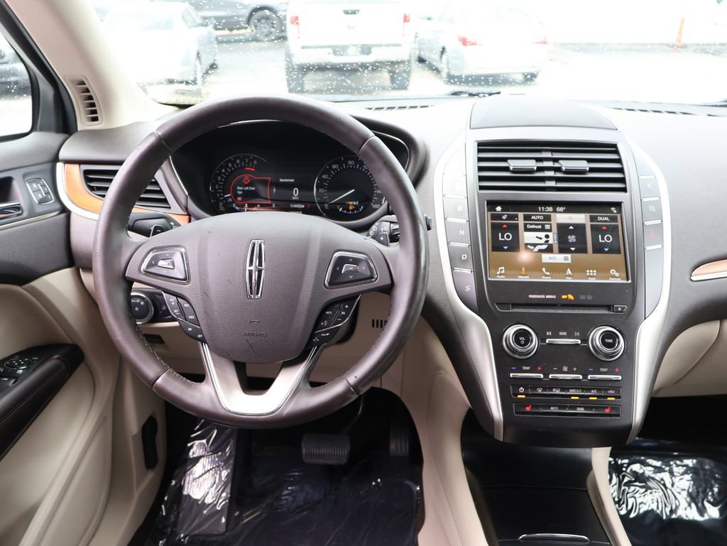 Used 2019 Lincoln MKC Select w/ Select Plus Package FWD image 18