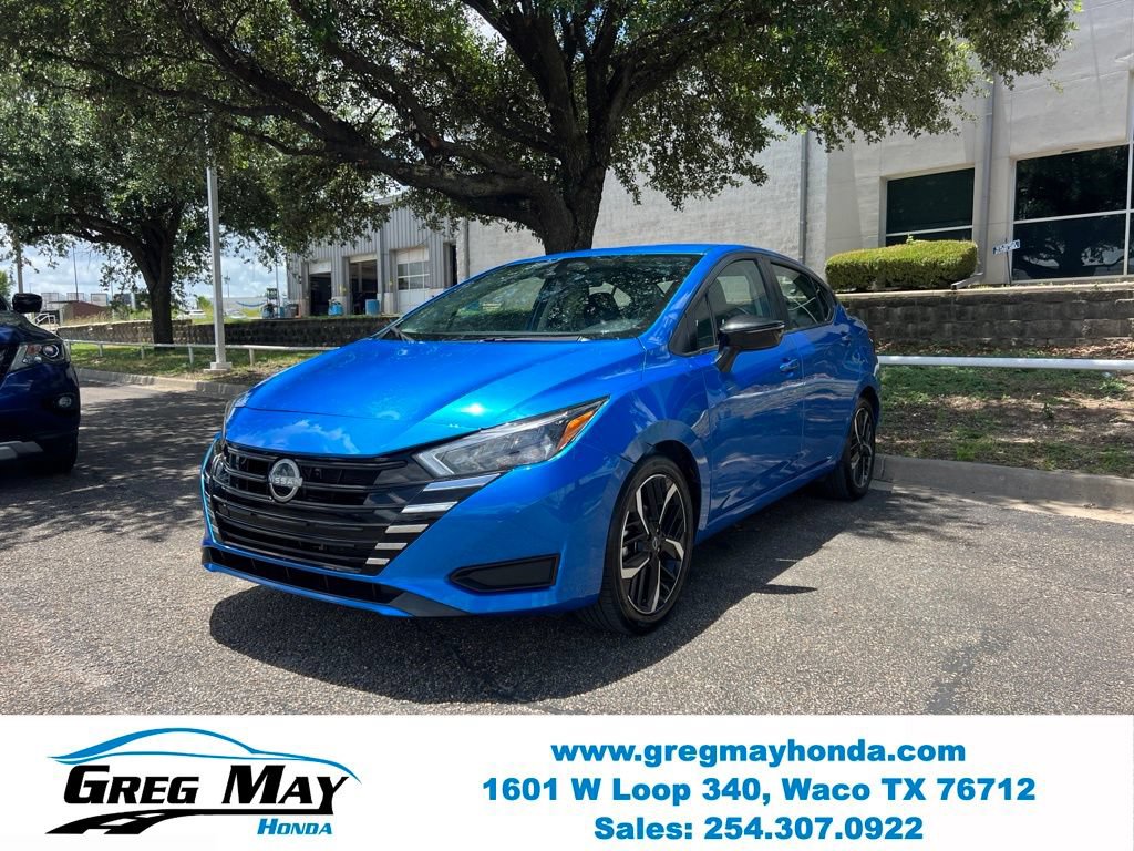 Used 2024 Nissan Versa SR FWD image 3