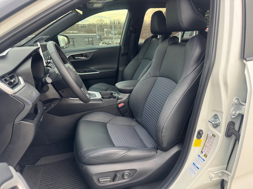 Used 2021 Toyota RAV4 XSE image 34