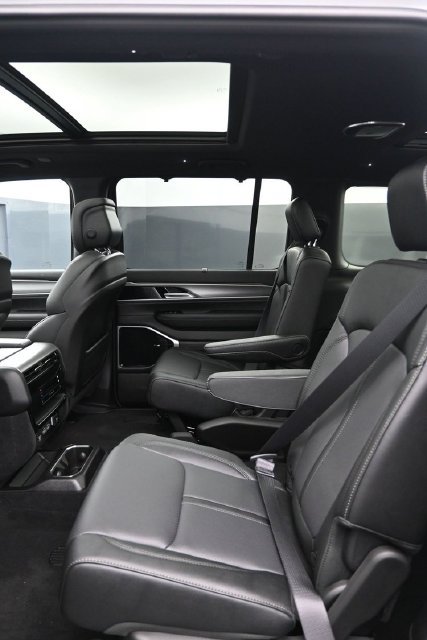 New 2026 Jeep Grand Wagoneer L Limited AWD/4WD image 8