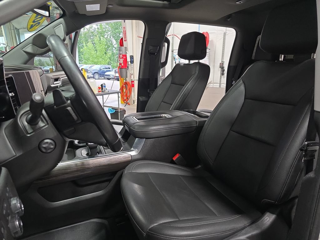 Used 2022 Chevrolet Silverado 1500 LTZ AWD/4WD image 15