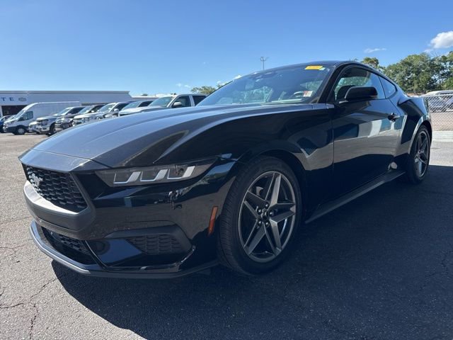Used 2024 Ford Mustang Coupe image 3