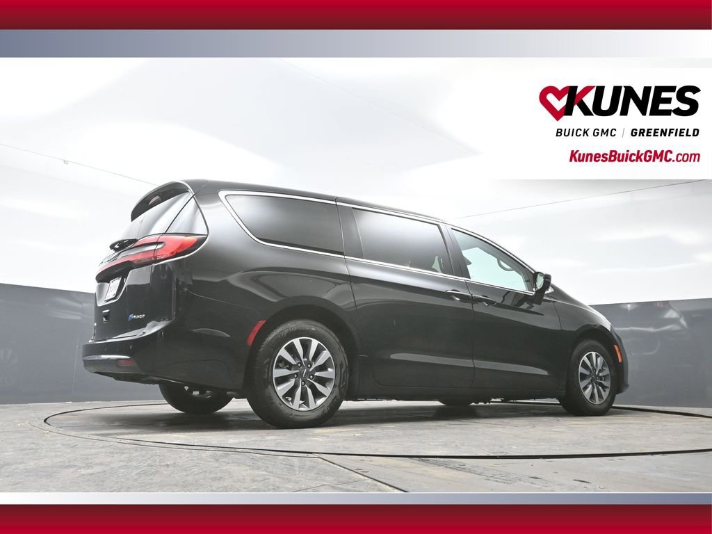 Used 2024 Chrysler Pacifica Select FWD image 46