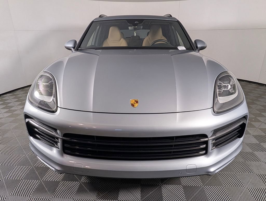 Certified 2023 Porsche Cayenne Platinum Edition image 10