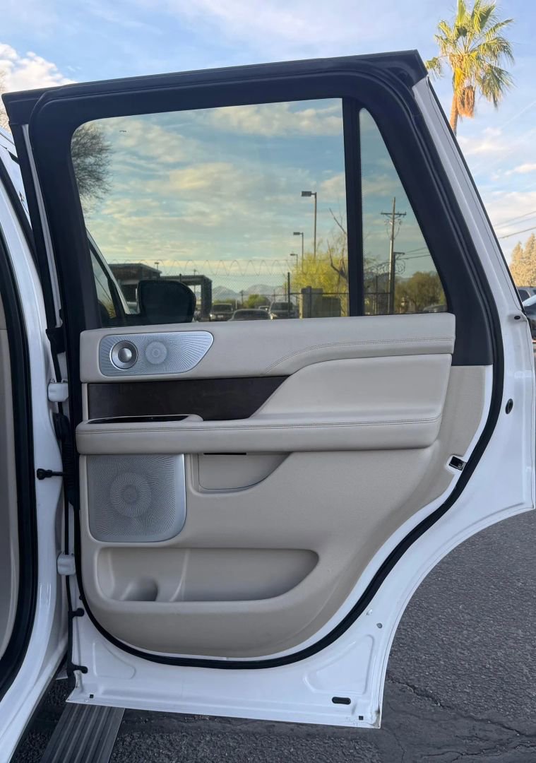 Used 2019 Lincoln Navigator Reserve AWD/4WD image 36
