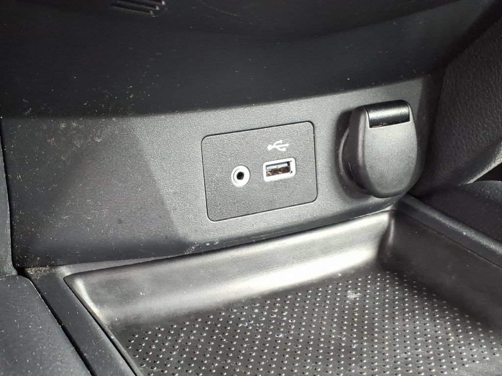 Used 2019 Nissan Rogue S AWD/4WD image 18