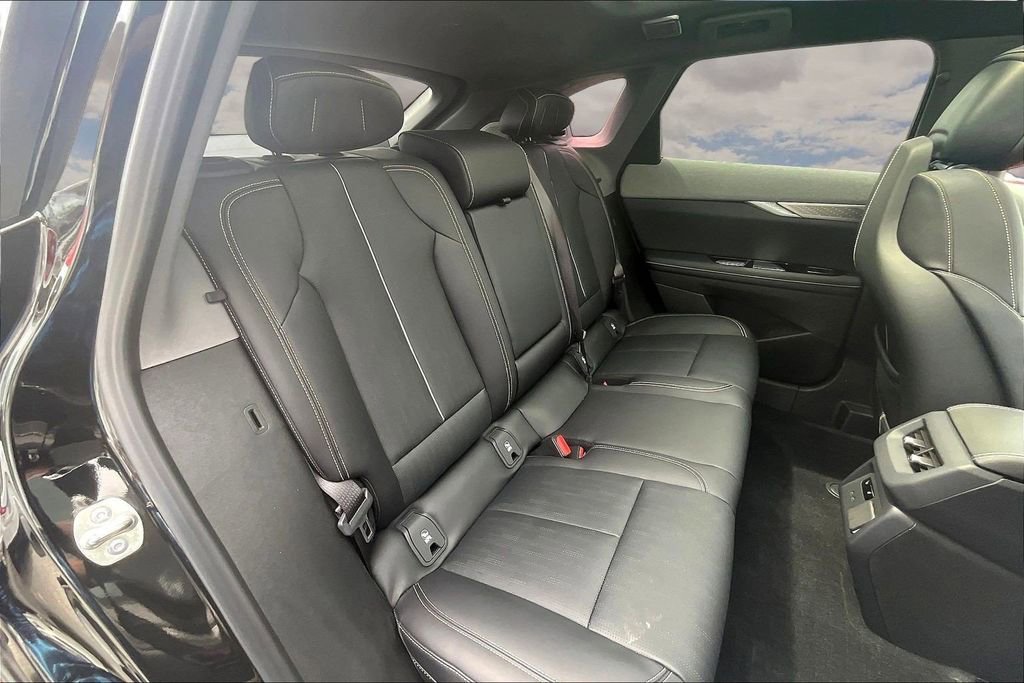 Certified 2025 Cadillac Optiq Luxury 2 w/ LPO, Floor Liner Package AWD/4WD image 25