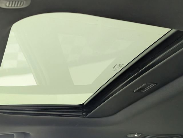 Used 2023 Jeep Grand Cherokee Altitude image 12