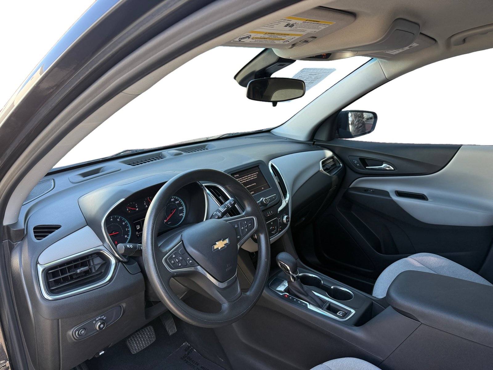 Used 2022 Chevrolet Equinox LS FWD image 9