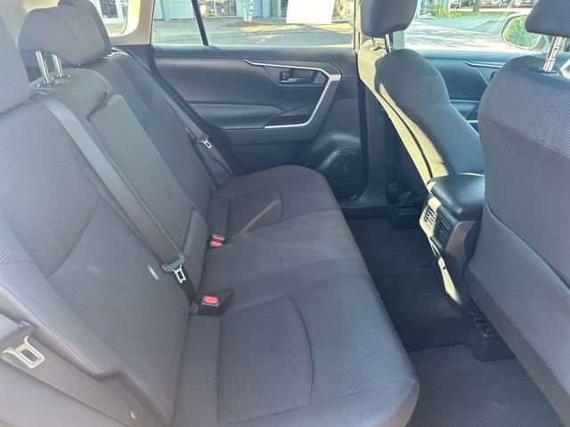 Used 2019 Toyota RAV4 LE w/ Carpet Mat Package image 23