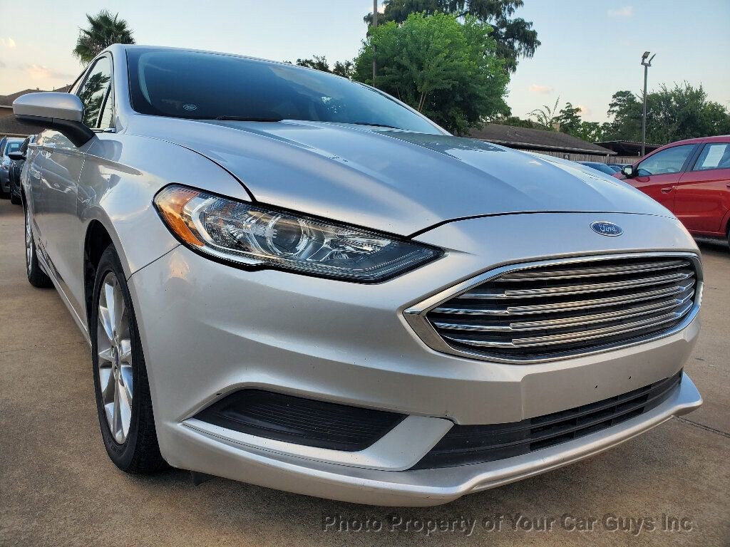 Used 2017 Ford Fusion SE image 7