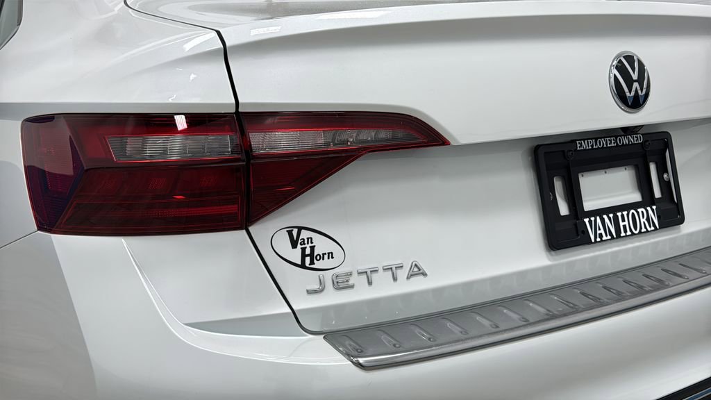 Used 2023 Volkswagen Jetta SEL FWD image 38