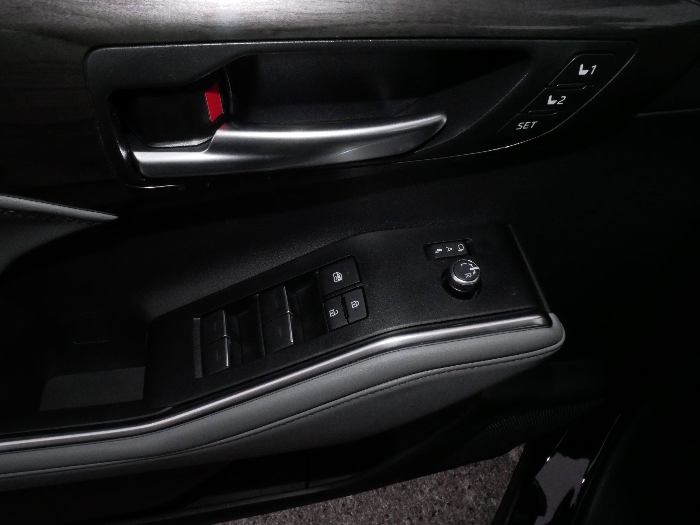 Certified 2026 Toyota Highlander Platinum image 19