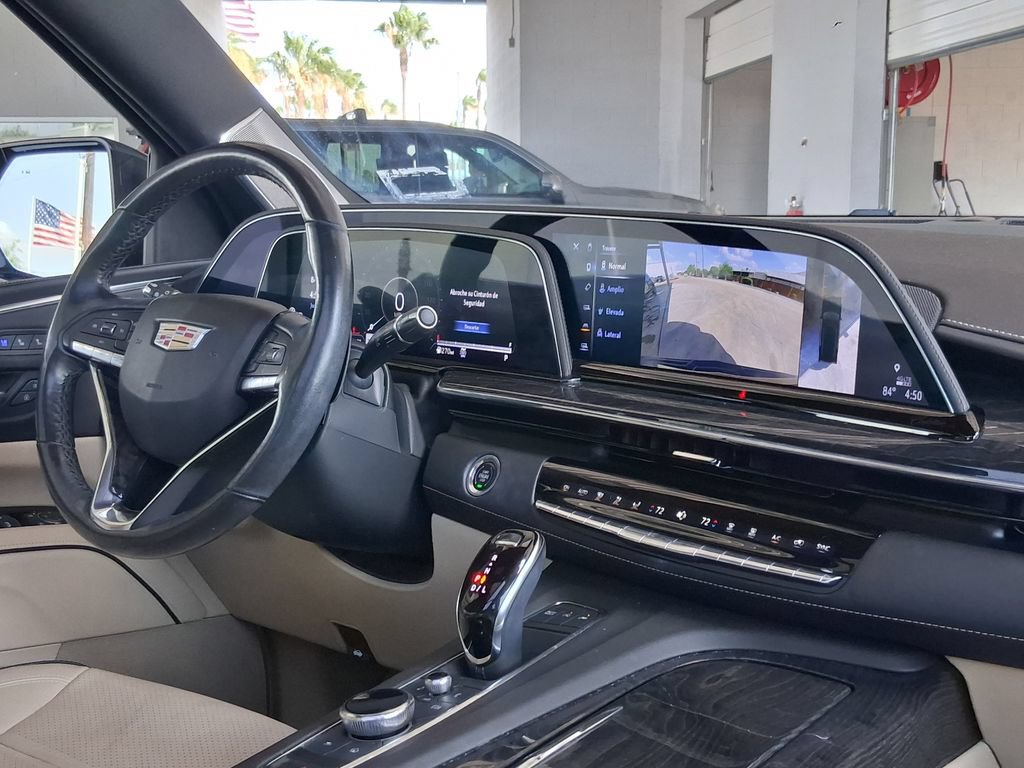 Used 2023 Cadillac Escalade Premium Luxury w/ Performance Package AWD/4WD image 15