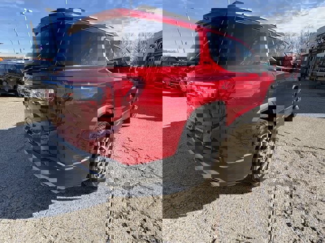 Used 2023 GMC Acadia SLE w/ Driver Convenience Package image 10