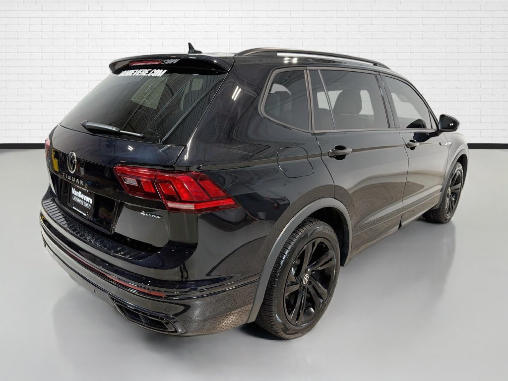 Used 2024 Volkswagen Tiguan SE R-Line AWD/4WD image 9