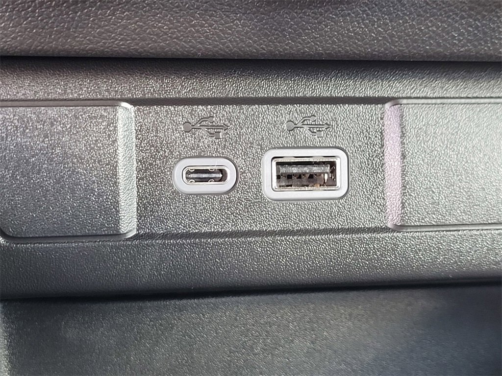 New 2026 GMC Canyon Elevation w/ Technology Package image 17