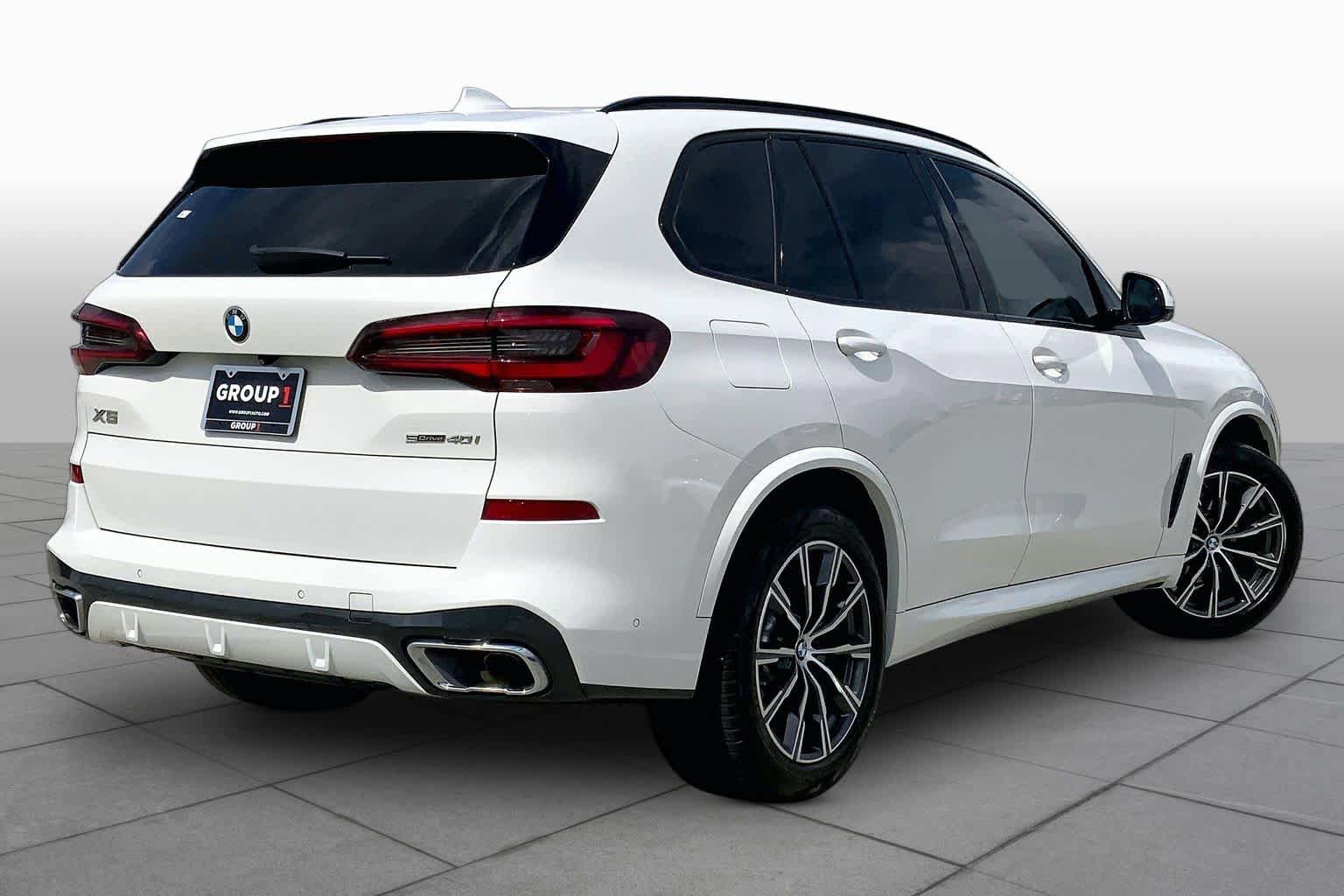 Used 2022 BMW X5 sDrive40i w/ M Sport Package RWD image 12