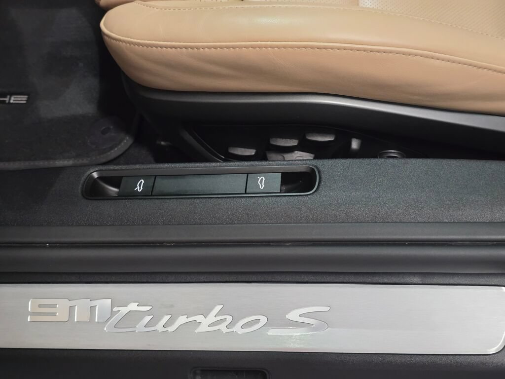 Certified 2023 Porsche 911 Turbo S AWD/4WD image 32