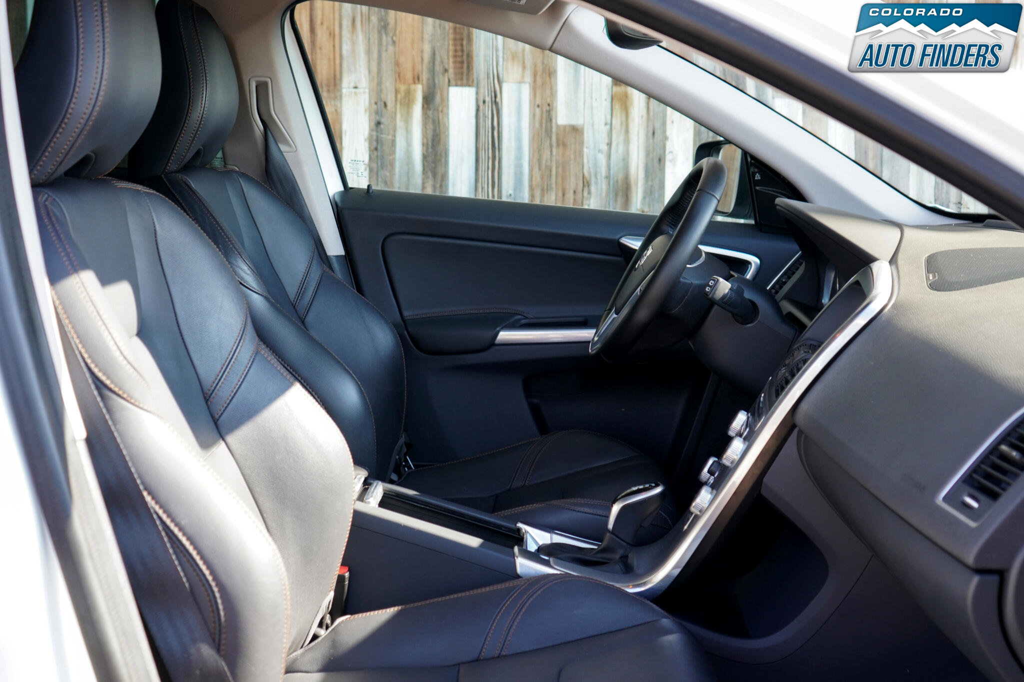 Used 2017 Volvo XC60 T5 Dynamic w/ Advanced Package image 24