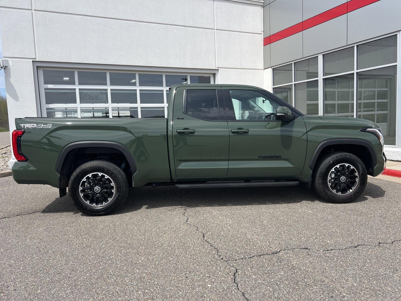 Used 2022 Toyota Tundra SR5 w/ TRD Off-Road Package AWD/4WD image 11