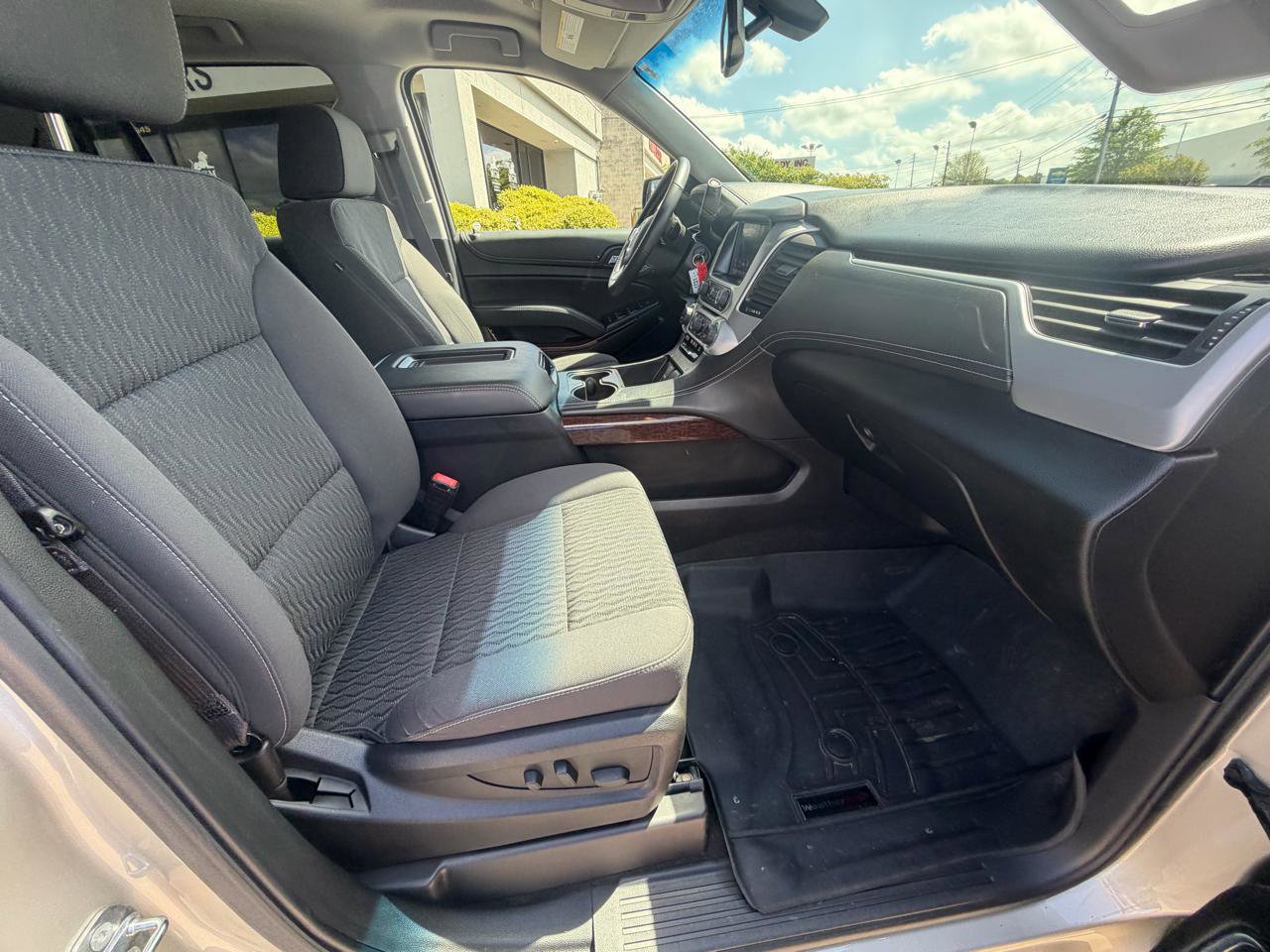 Used 2017 GMC Yukon SLE w/ SLE Value Package image 41