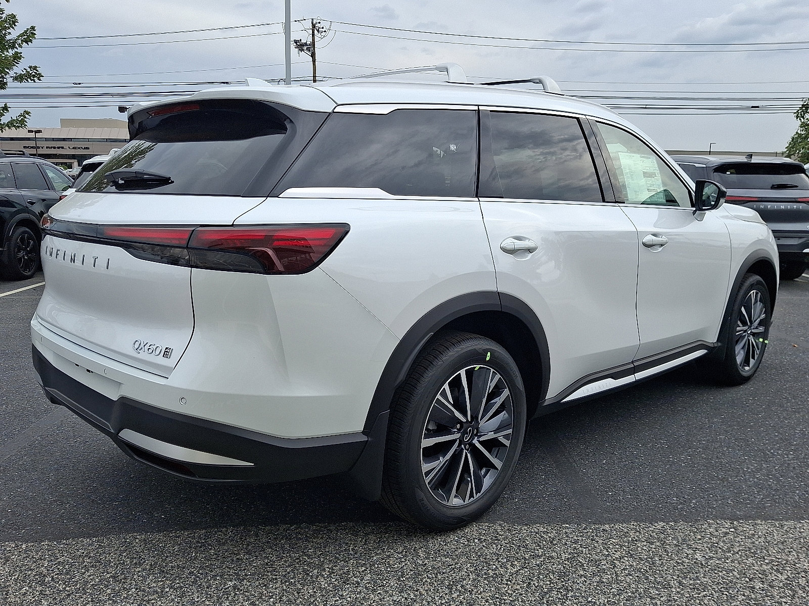 New 2026 INFINITI QX60 Luxe image 4