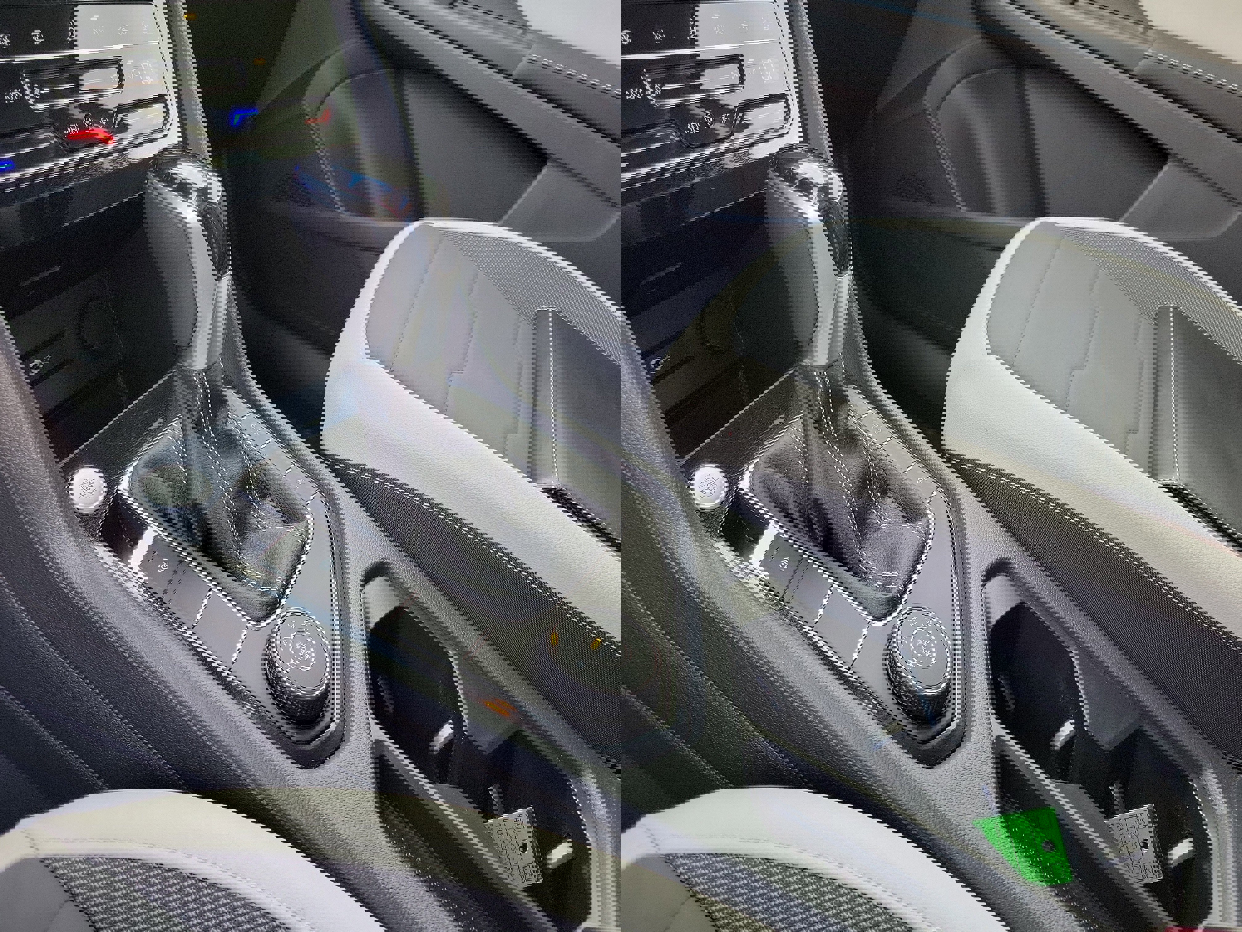 Used 2025 Volkswagen Taos SE image 29