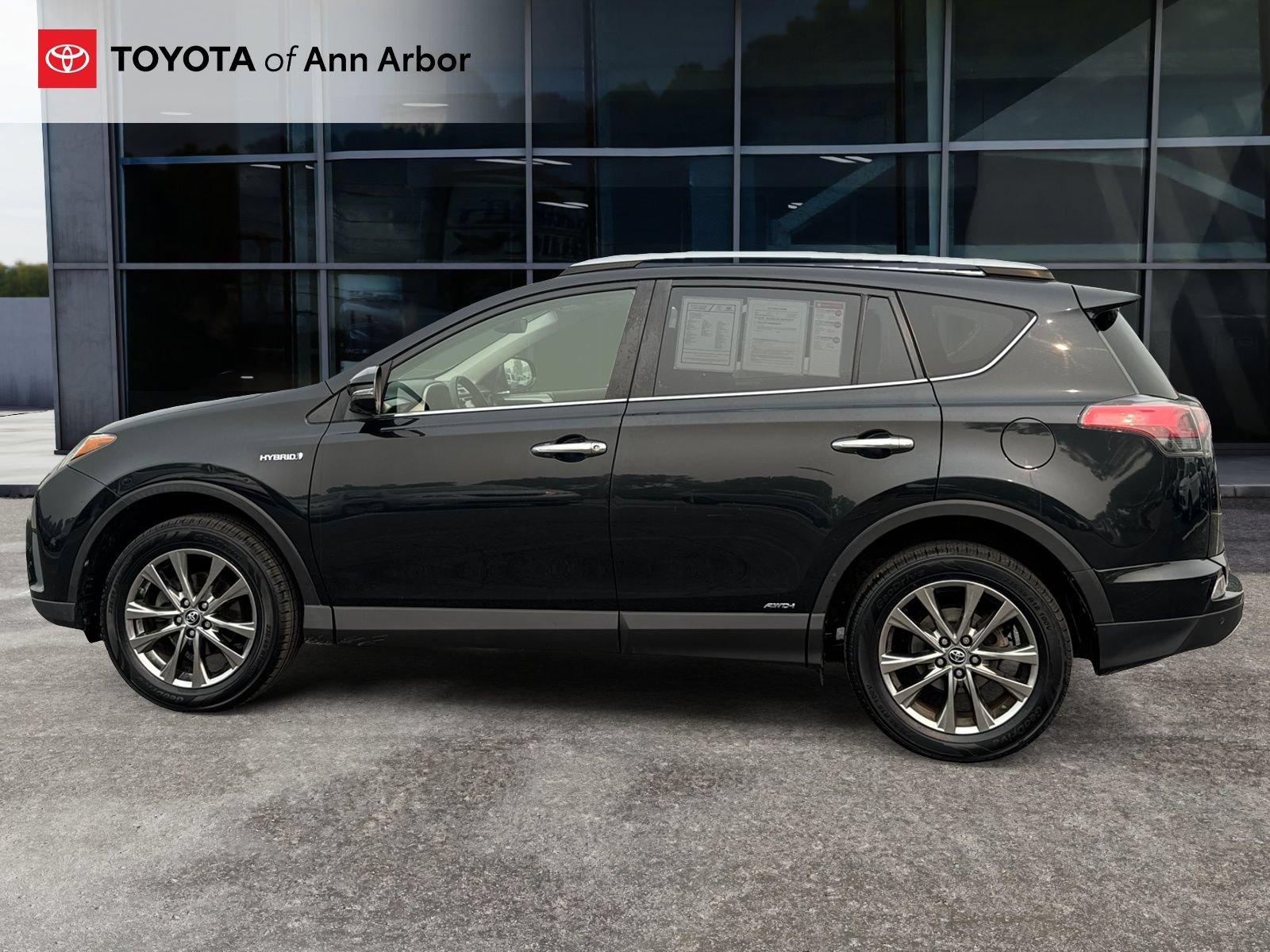 Used 2017 Toyota RAV4 Limited w/ Advanced Technology Package AWD/4WD image 10
