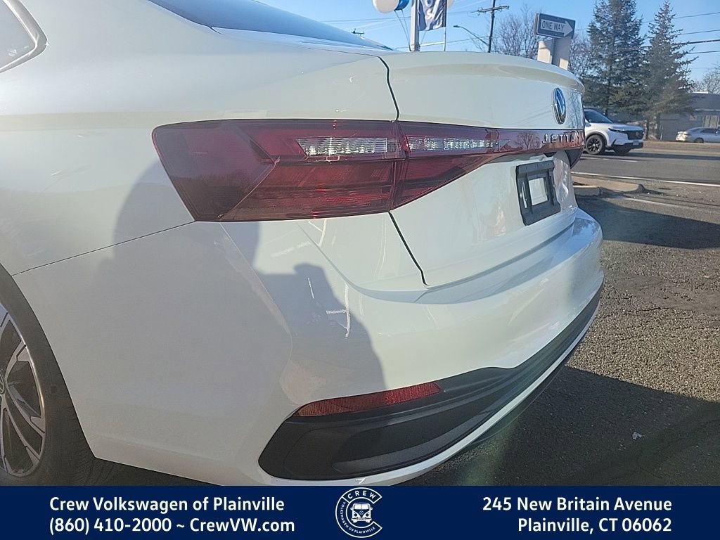 Certified 2025 Volkswagen Jetta Sport image 27