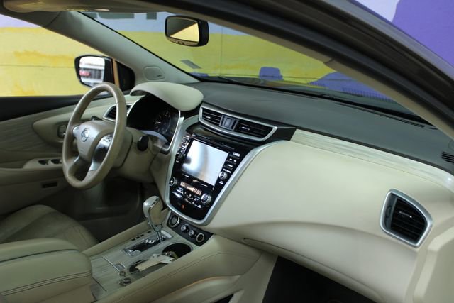 Used 2017 Nissan Murano Platinum image 11