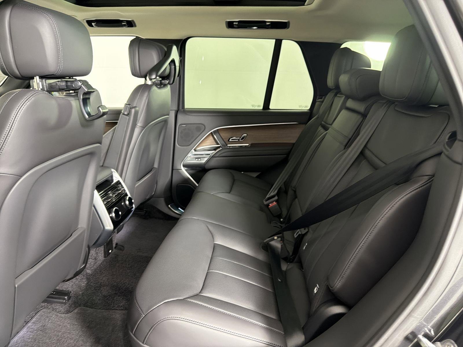 New 2026 Land Rover Range Rover SE image 27