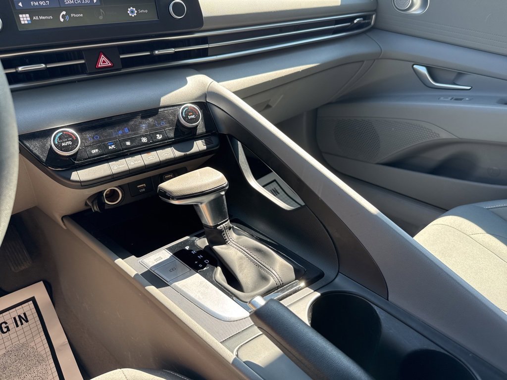 Used 2023 Hyundai Elantra SEL image 25