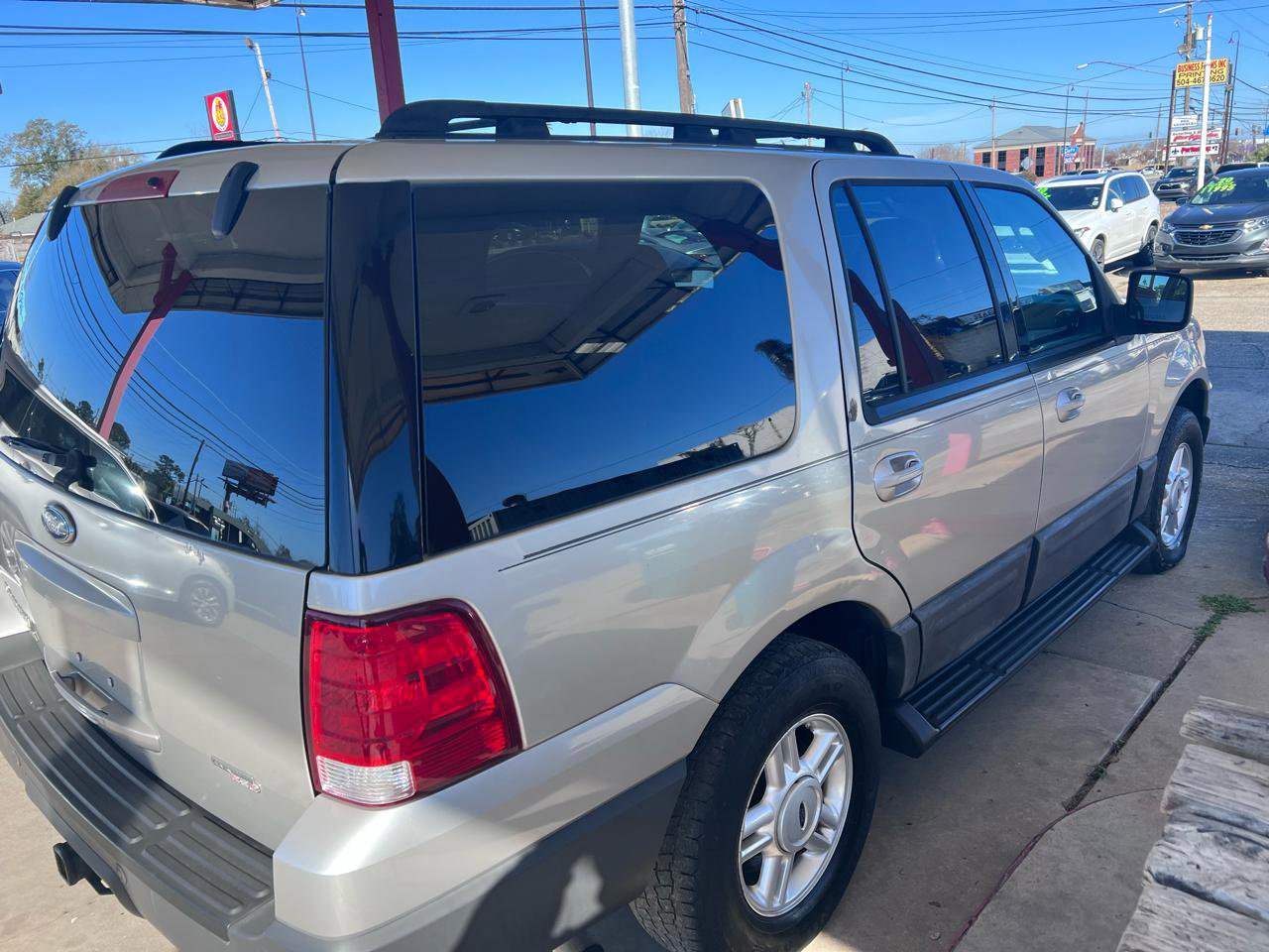 Used 2006 Ford Expedition XLT RWD image 4