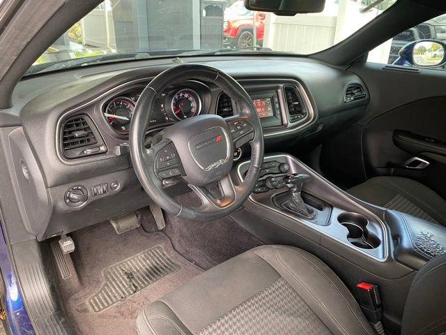 Used 2016 Dodge Challenger SXT image 14