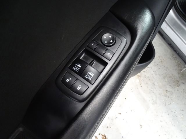 Used 2017 Dodge Challenger SXT image 10