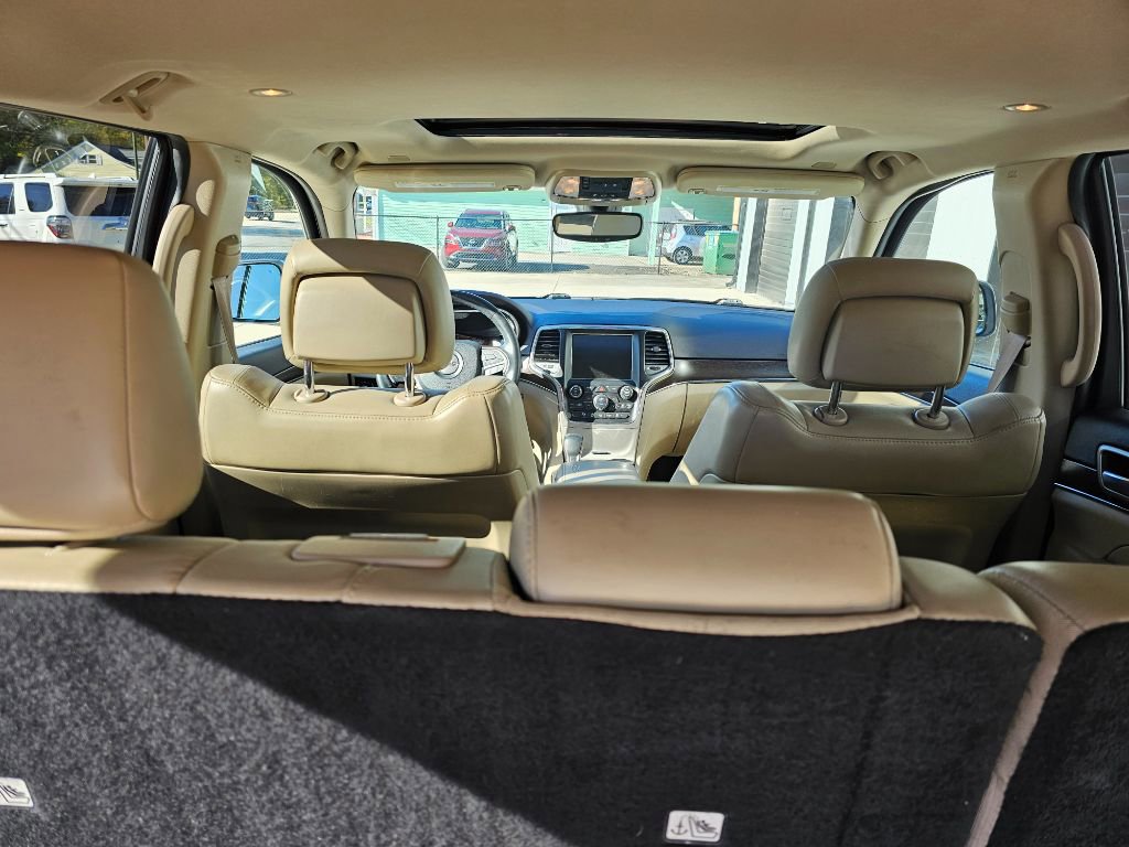 Used 2017 Jeep Grand Cherokee Limited image 25