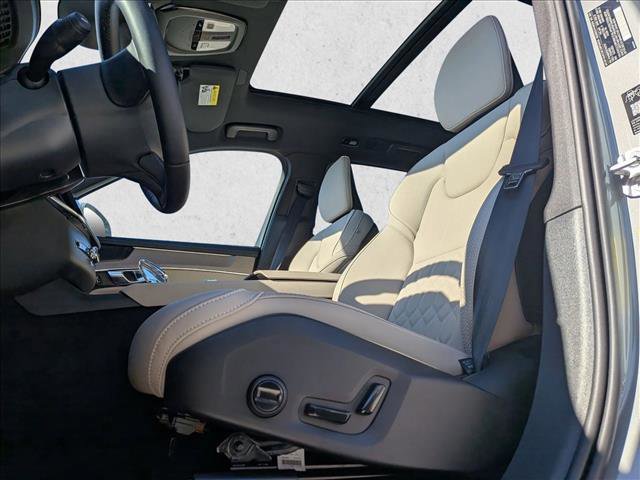 New 2026 Volvo XC90 T8 Plus w/ Protection Package Premier image 4