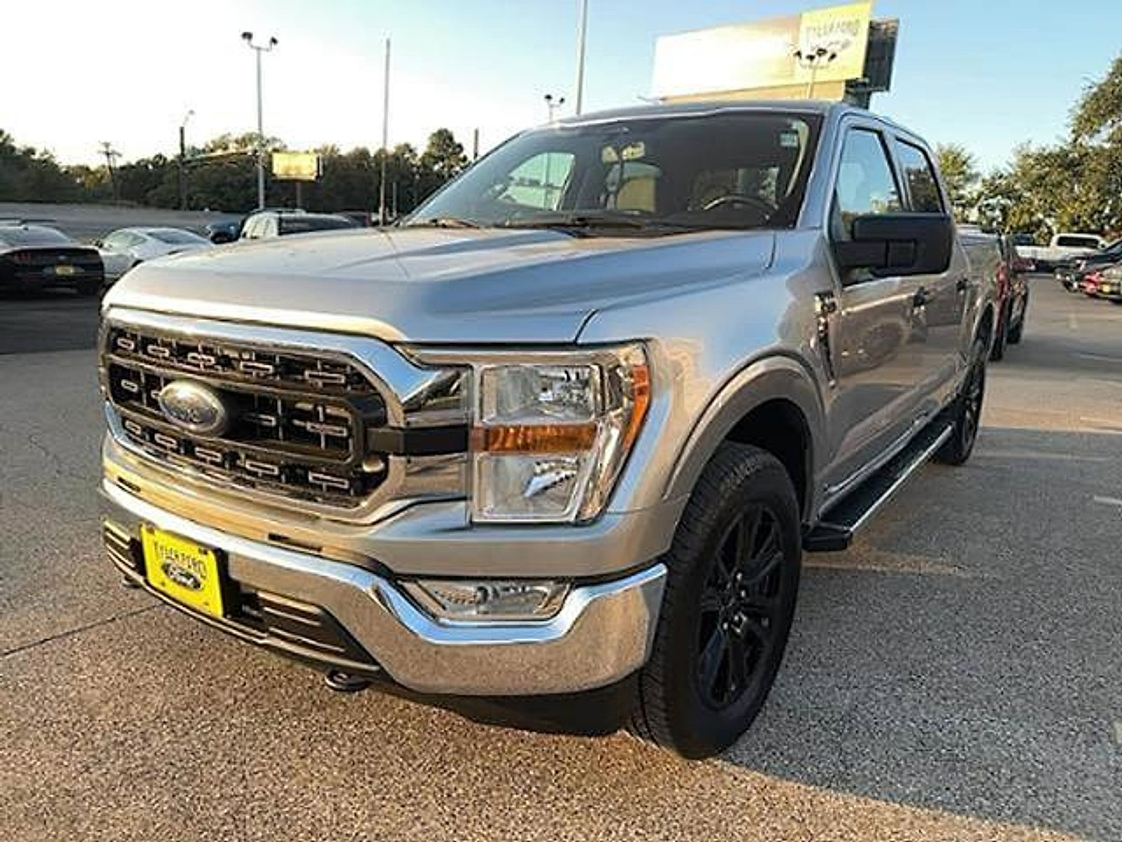 Used 2022 Ford F150 XLT w/ Equipment Group 301A Mid AWD/4WD image 4
