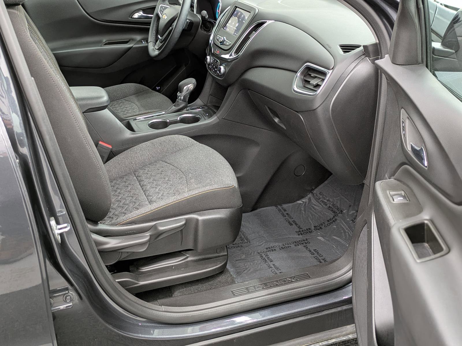 Used 2023 Chevrolet Equinox LT w/ Driver Convenience Package image 16