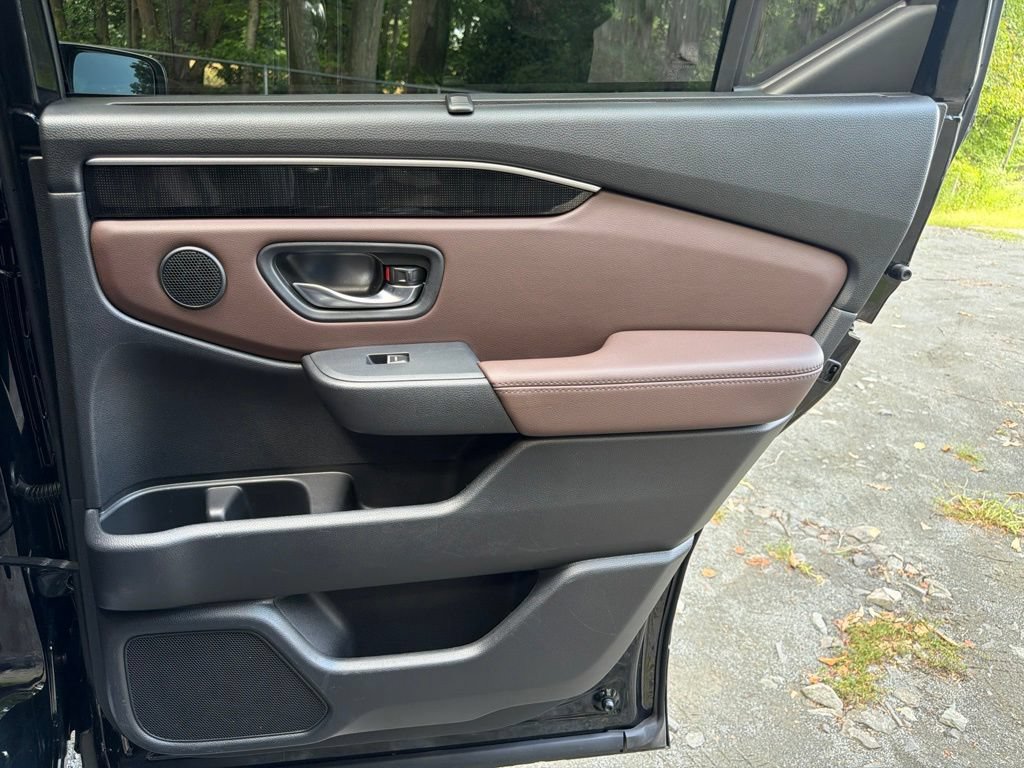 Used 2025 Honda Pilot Elite image 12