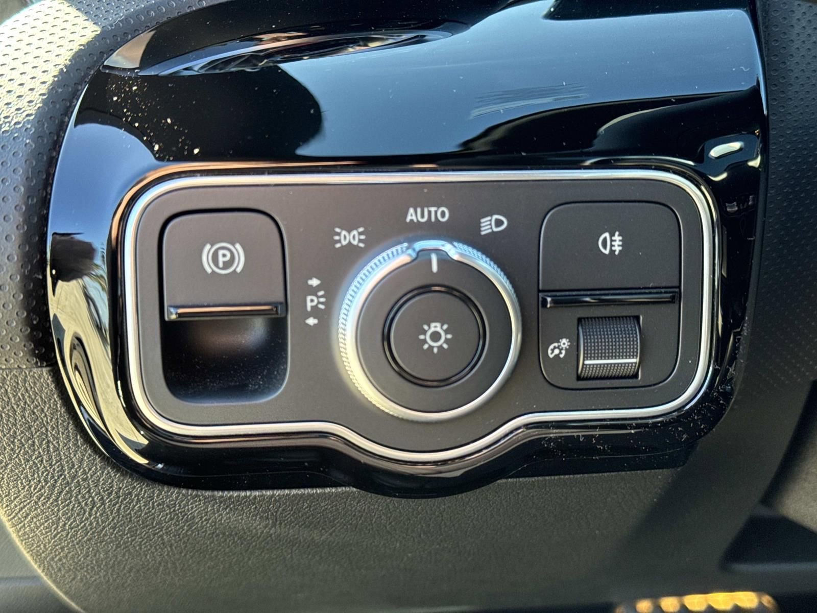 Used 2025 Mercedes-Benz CLA 35 AMG 4MATIC image 21