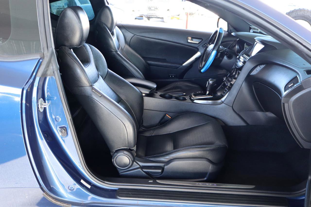 Used 2015 Hyundai Genesis 3.8 image 26