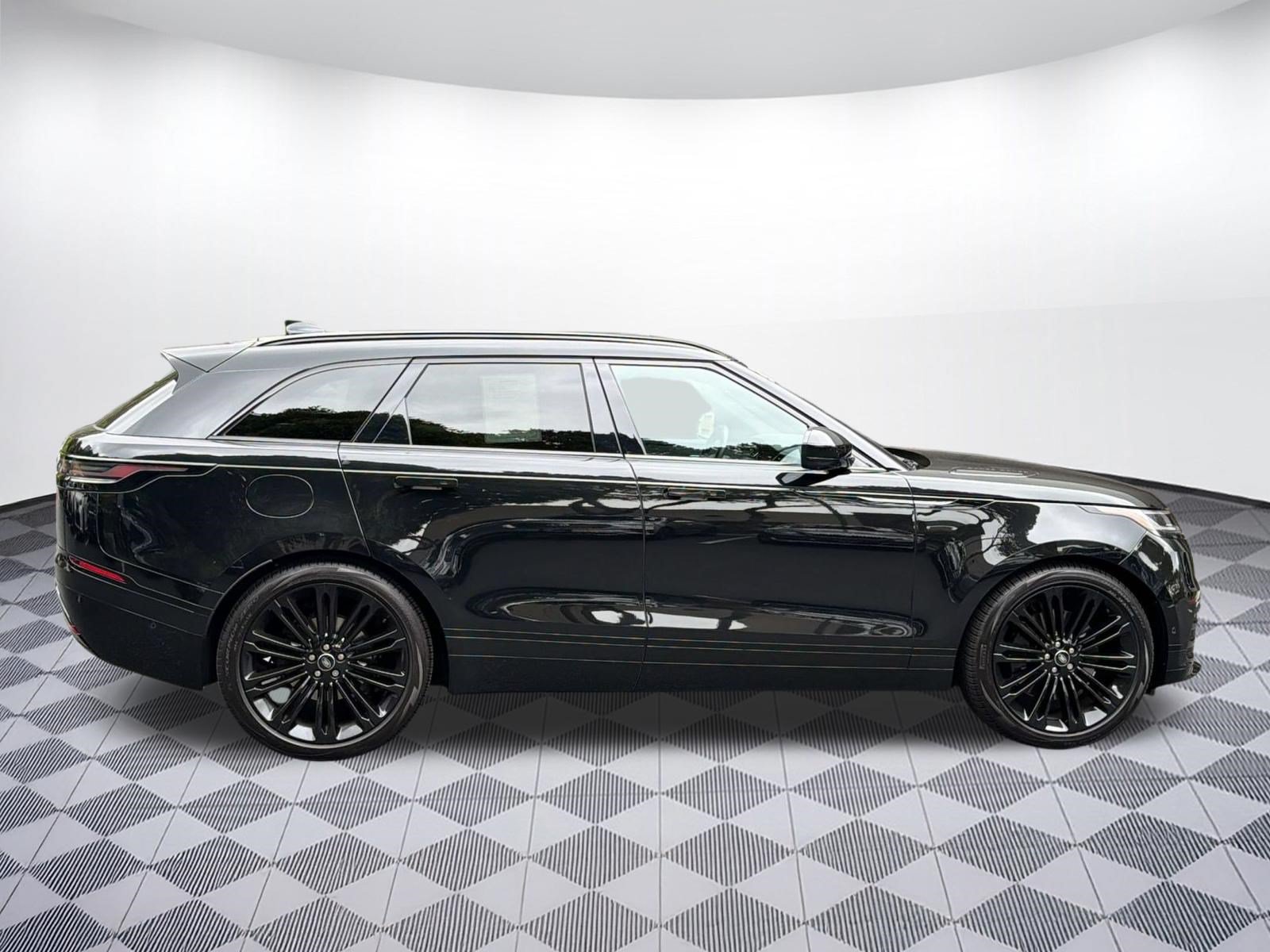Used 2026 Land Rover Range Rover Velar Dynamic SE AWD/4WD image 8