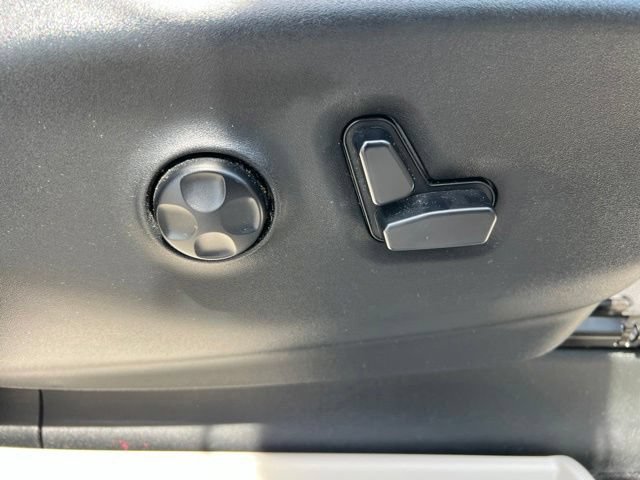 Used 2018 Chrysler Pacifica Limited FWD image 36