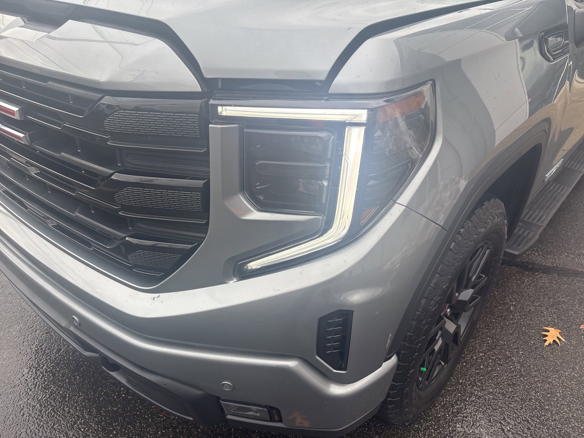 Used 2025 GMC Sierra 1500 Elevation w/ Elevation Premium Package image 11